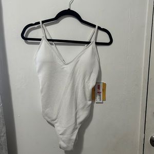 Bench Body Ladies Swimsuit Size L . Color white